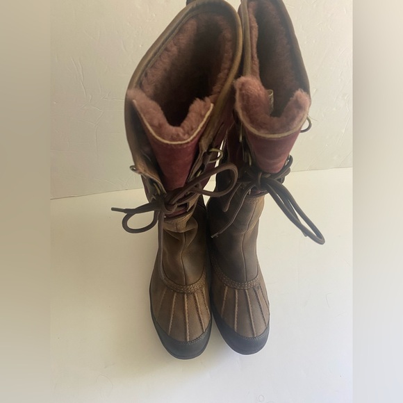 UGG Belcloud tall waterproof leather boots size 10 pristine condition - Picture 12 of 16